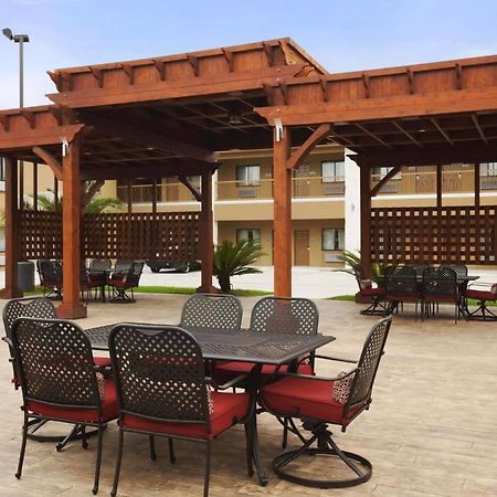 Westfield Days Inn & Suites By Wyndham Houston North-Spring מראה חיצוני תמונה