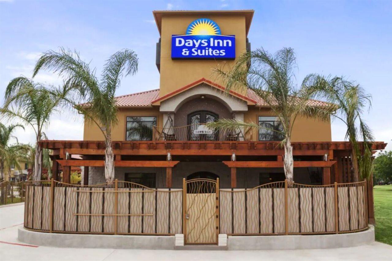 Westfield Days Inn & Suites By Wyndham Houston North-Spring מראה חיצוני תמונה