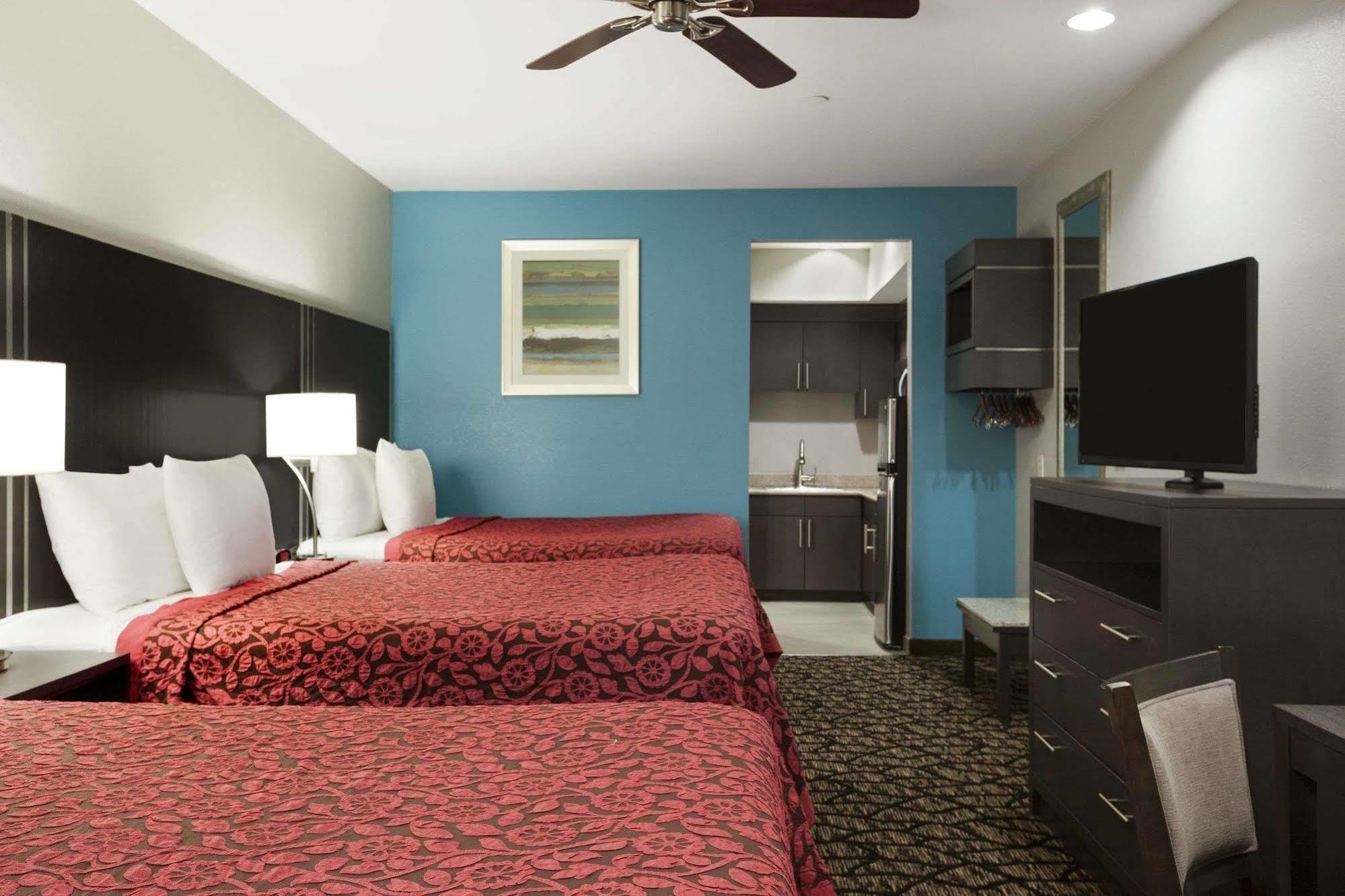 Westfield Days Inn & Suites By Wyndham Houston North-Spring מראה חיצוני תמונה