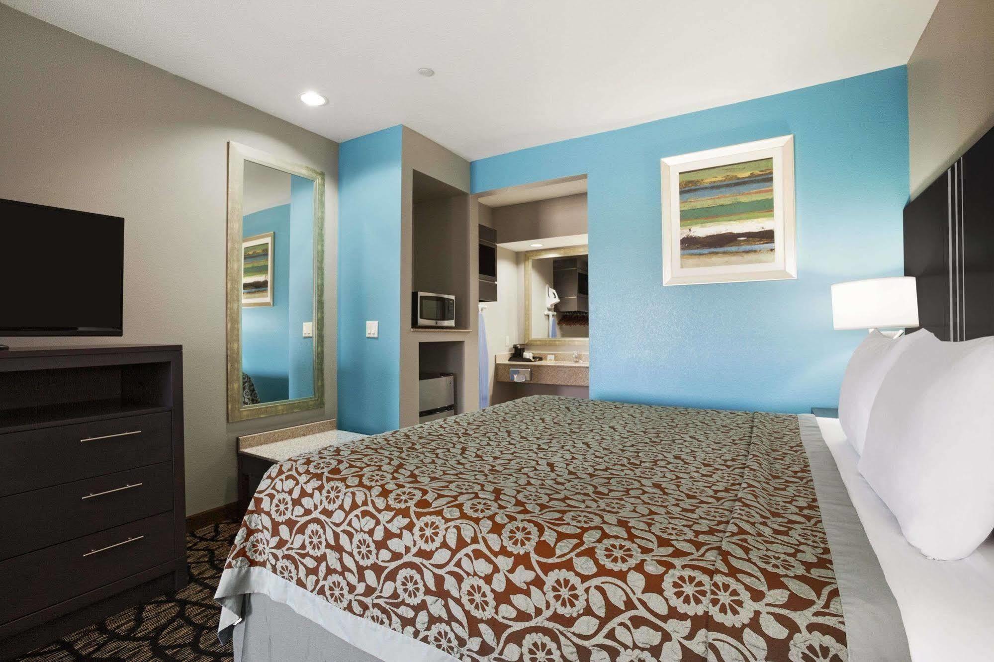 Westfield Days Inn & Suites By Wyndham Houston North-Spring מראה חיצוני תמונה
