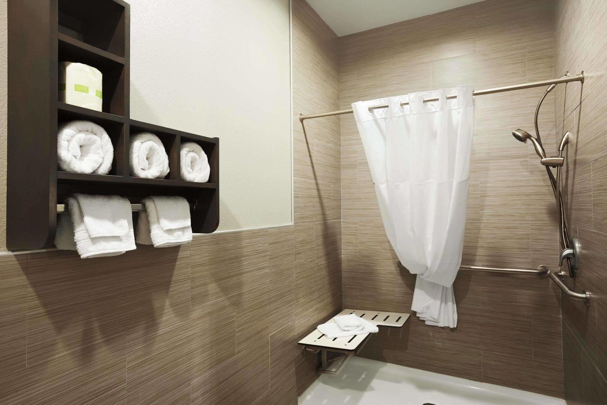 Westfield Days Inn & Suites By Wyndham Houston North-Spring מראה חיצוני תמונה