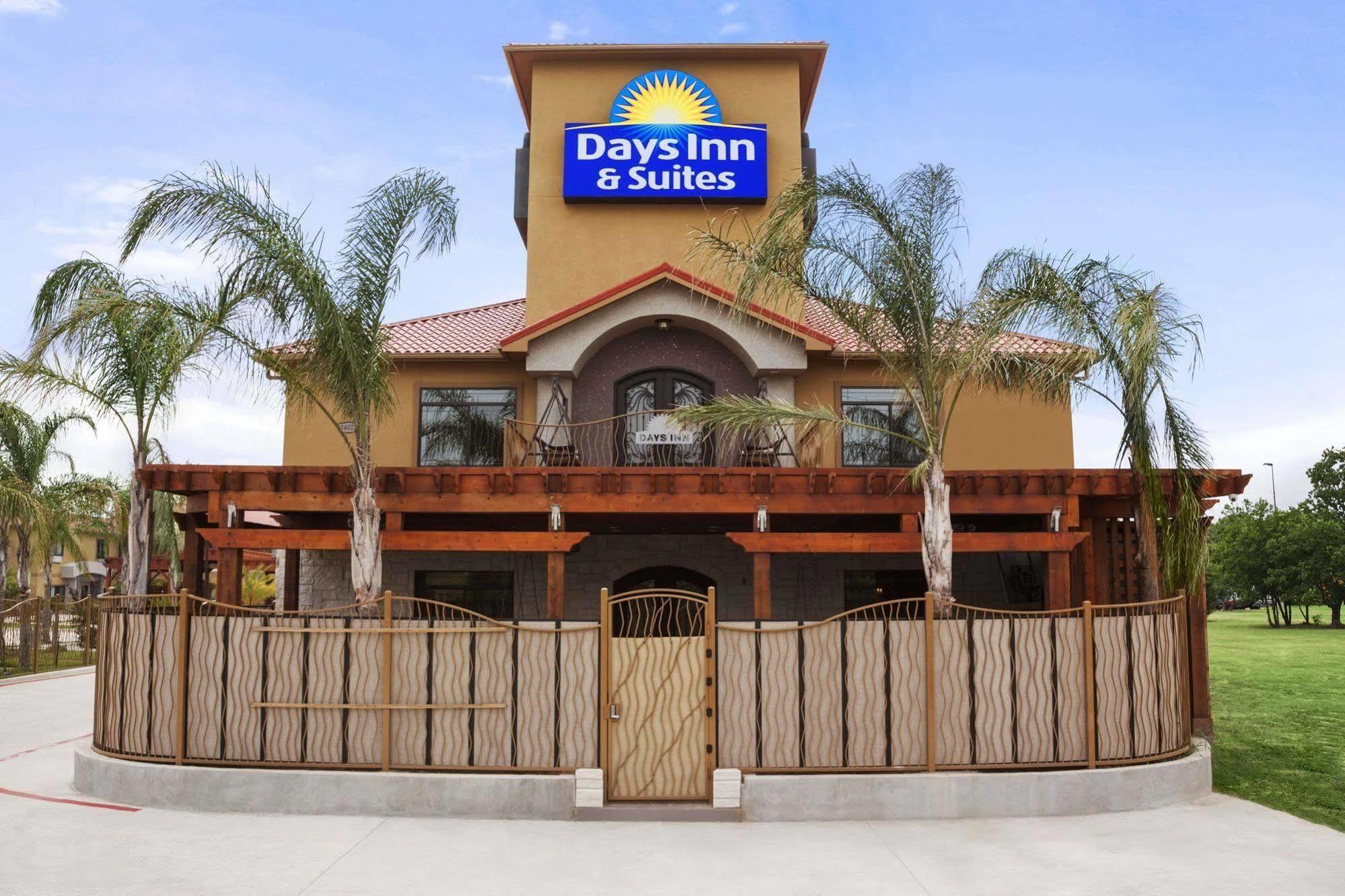 Westfield Days Inn & Suites By Wyndham Houston North-Spring מראה חיצוני תמונה
